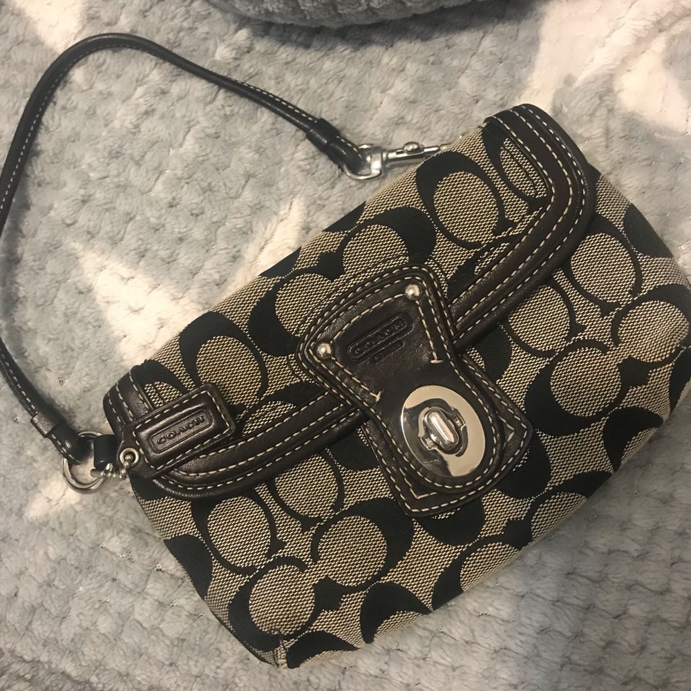 Authentic Coach Wristlet classic